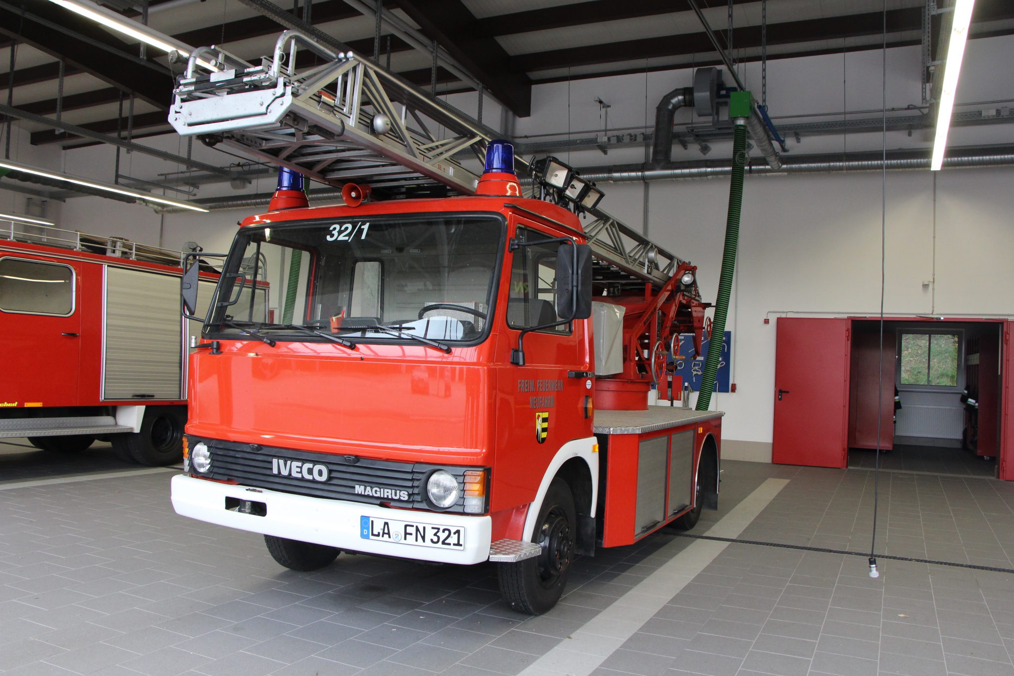 Drehleiter DL16 – Feuerwehr Neufahrn