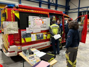 Mehr über den Artikel erfahren Übung der Feuerwehrführungsstelle (FwFS) im Katastrophenschutzzentrum des Landkreises Landshut